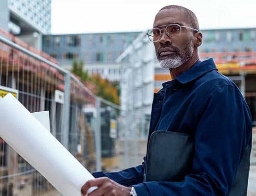 Man wearing single vision lenses